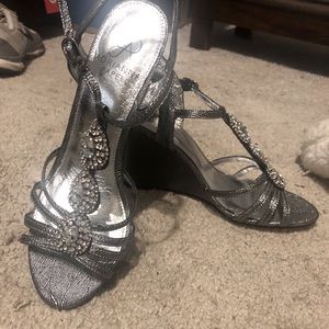 Adrianna Papell wedges